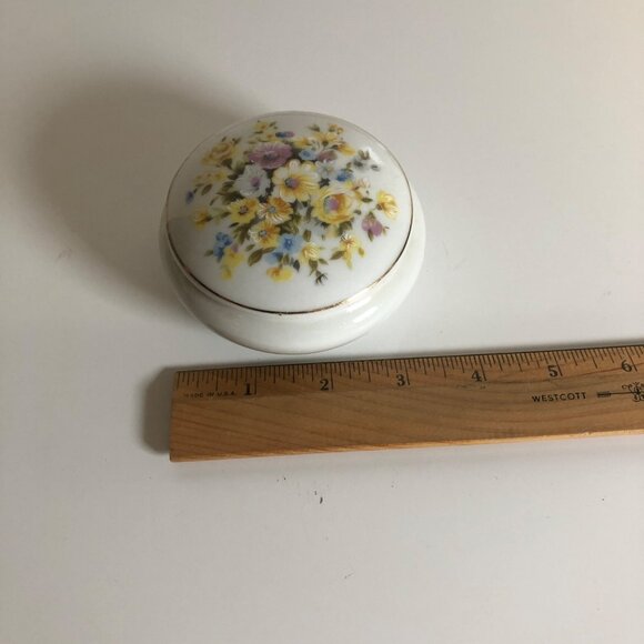 Vintage Floral Ceramic Round Dresser Trinket Box With Lid Made In Japan - Picture 5 of 6